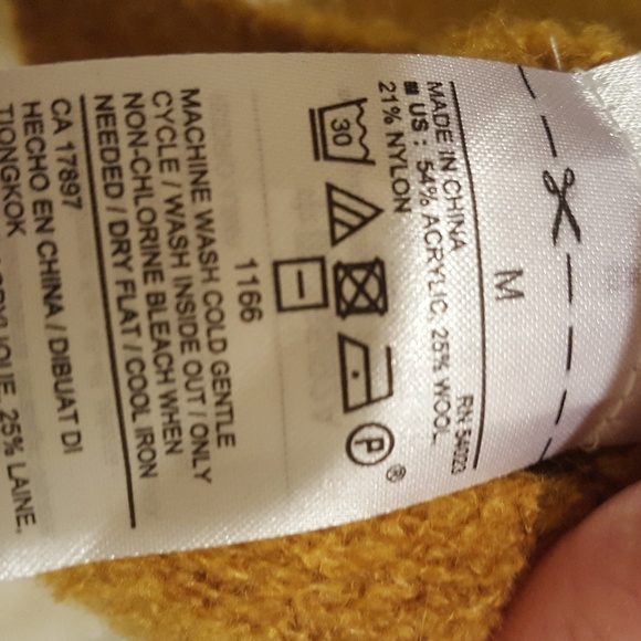 Sweater - Picture 5 of 6